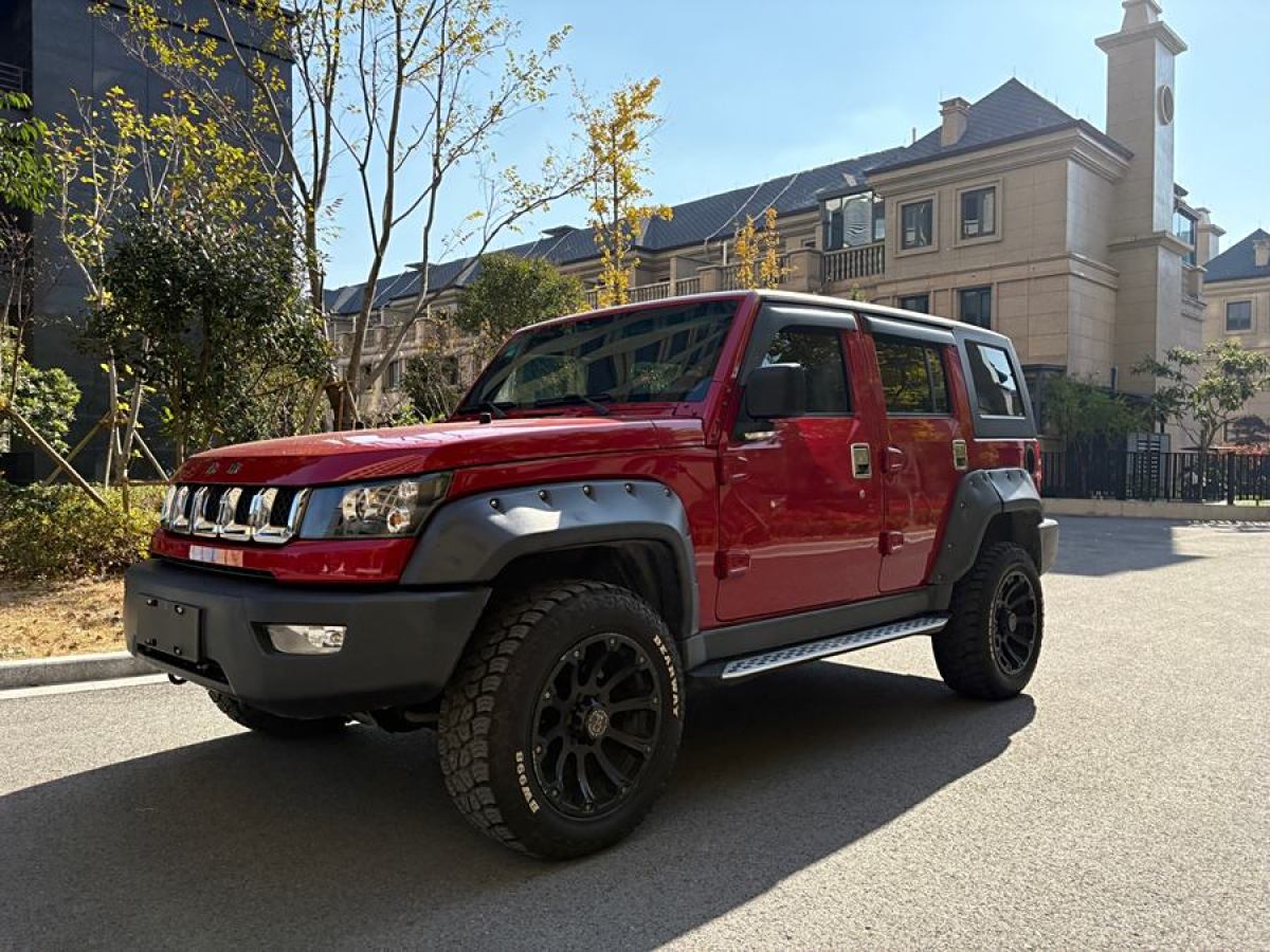 北京 BJ40  2017款 40L 2.3T 自動四驅(qū)環(huán)塔冠軍版圖片