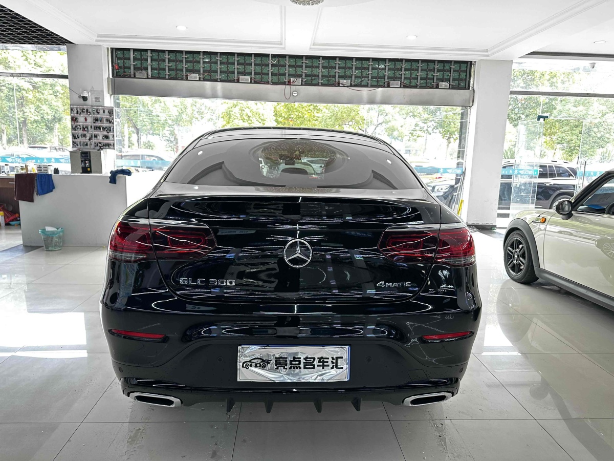 奔馳 奔馳GLC  2021款 GLC 260 4MATIC 轎跑SUV圖片