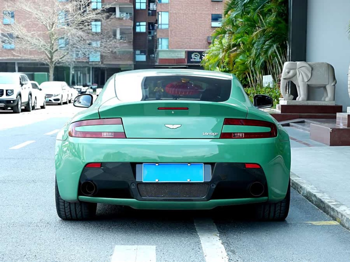 阿斯頓·馬丁 V8 Vantage  2011款 4.7L Sportshift Coupe圖片