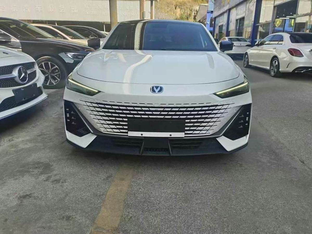 長(zhǎng)安 長(zhǎng)安UNI-V  2022款 1.5T 尊貴型圖片