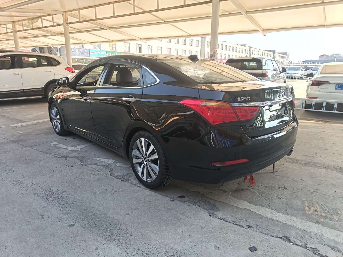 現(xiàn)代 名圖  2014款 1.8L 自動尊貴型DLX圖片