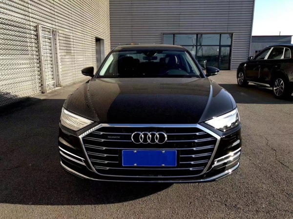 奥迪 奥迪A8  2022款 A8L 50 TFSI quattro 舒适型典藏版