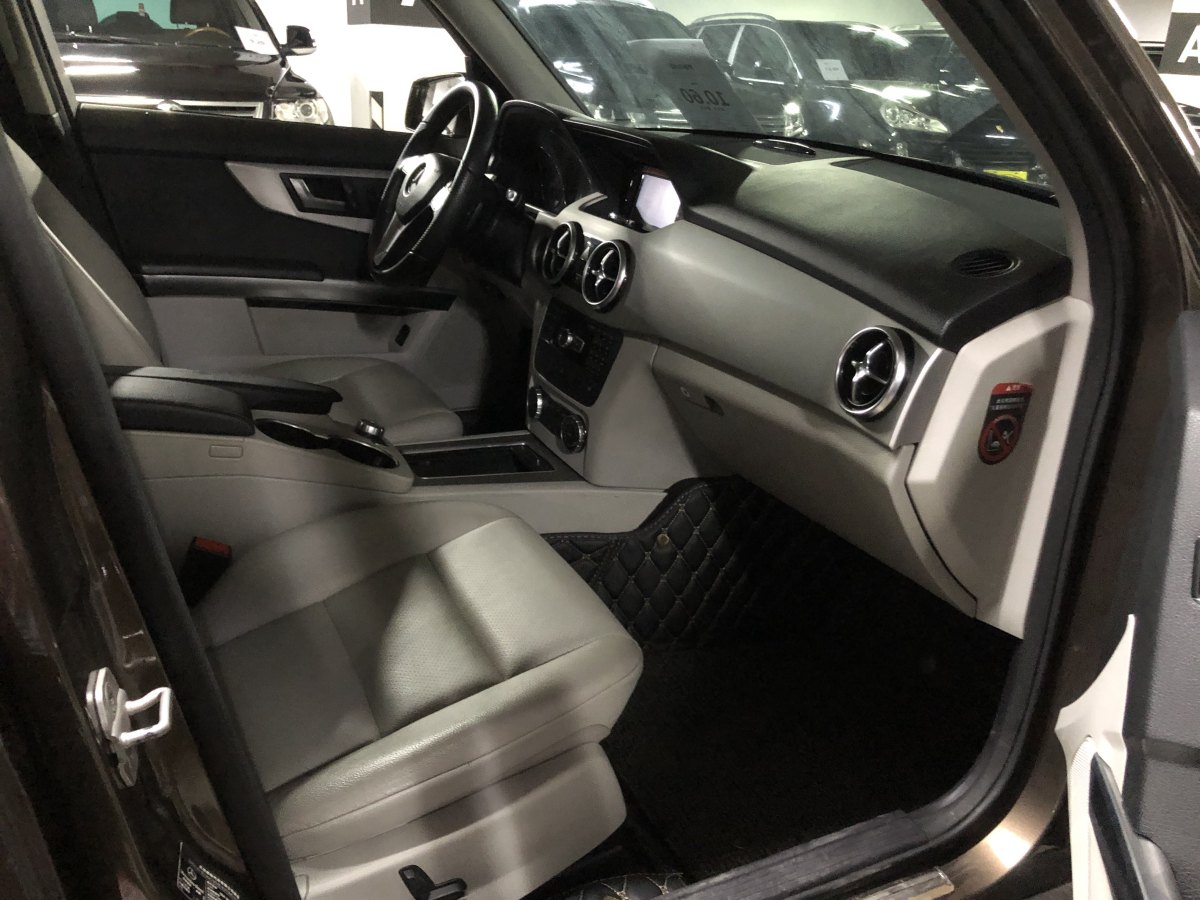 2014年4月奔驰 奔驰GLK级  2013款 GLK 300 4MATIC 动感天窗型