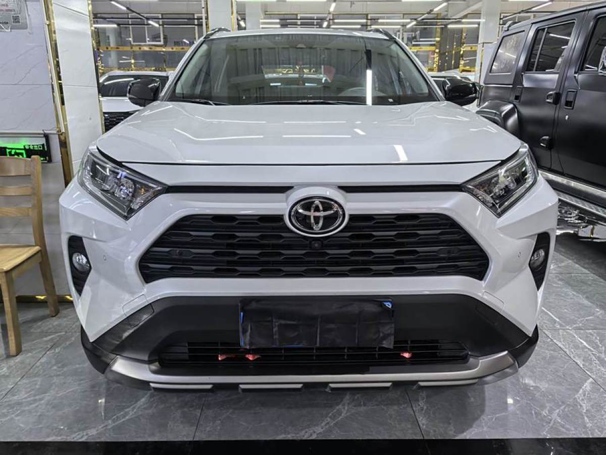 豐田 RAV4榮放  2022款 2.0L CVT四驅(qū)風(fēng)尚Plus版圖片