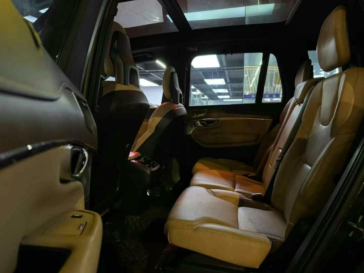 沃爾沃 XC90  2018款 T6 智尊版 7座圖片