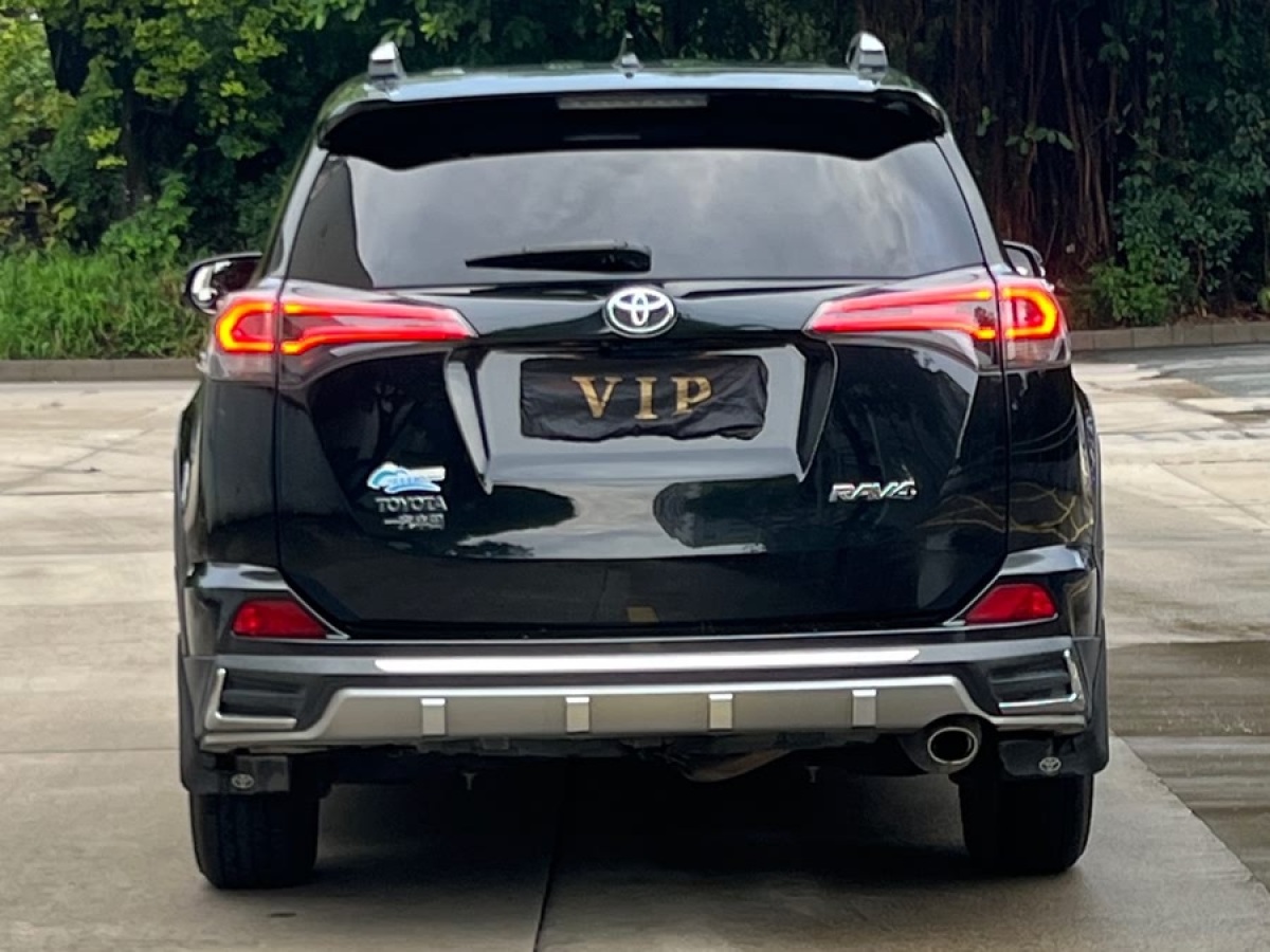 豐田 RAV4榮放  2018款 2.0L CVT兩驅(qū)風(fēng)尚X版圖片