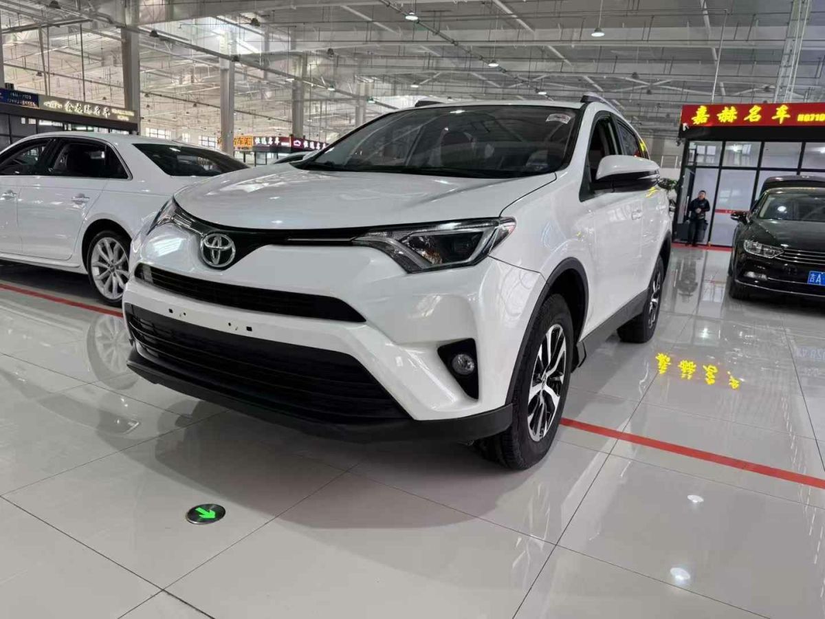 豐田 RAV4榮放  2018款 2.0L CVT兩驅(qū)風(fēng)尚X版圖片