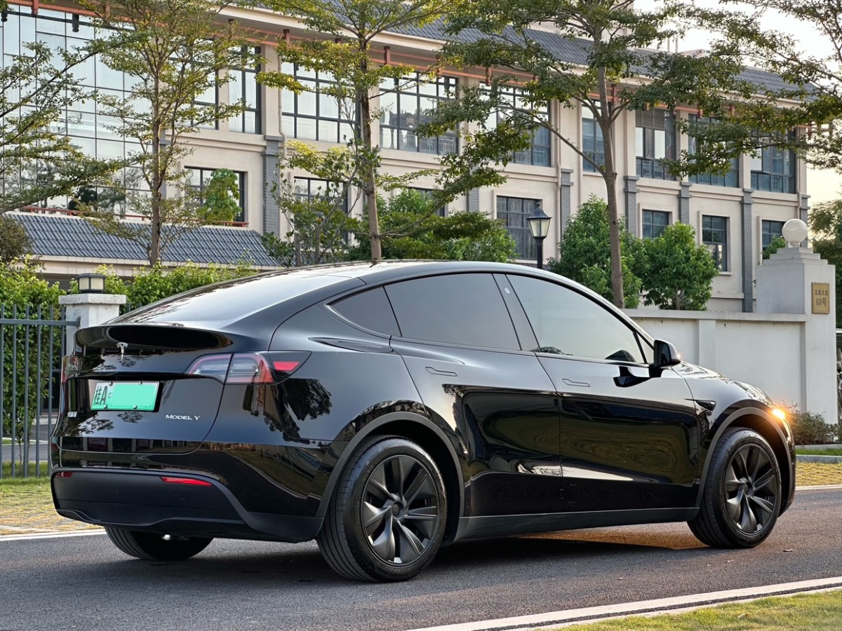 特斯拉 Model Y  2023款 煥新版 后輪驅(qū)動(dòng)圖片