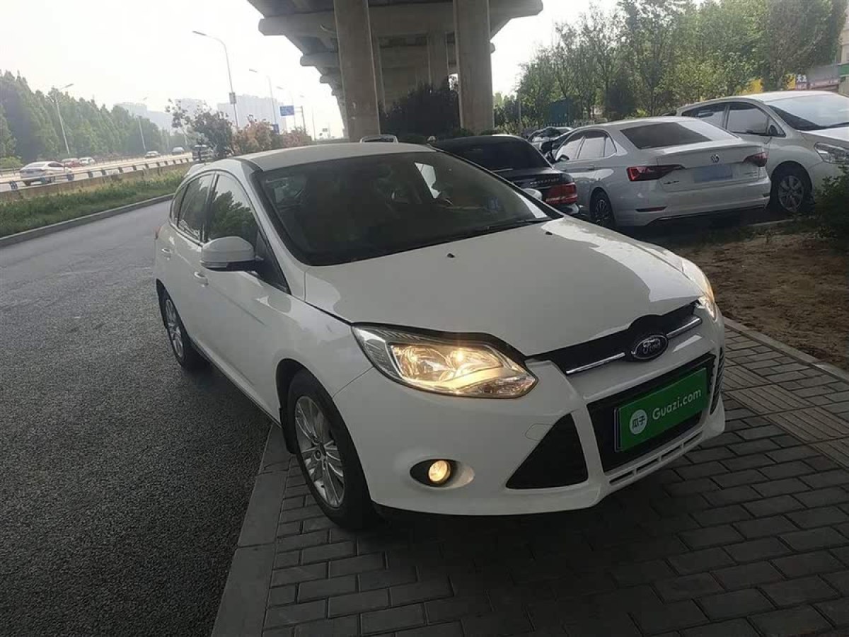 福特 ?？怂? 2012款 兩廂 1.6L 自動舒適型圖片