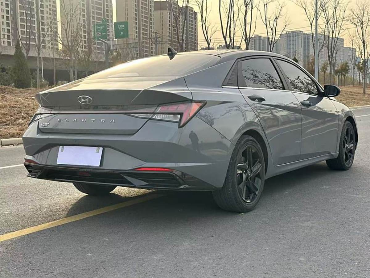 現(xiàn)代 伊蘭特  2022款 1.5L CVT LUX尊貴版圖片