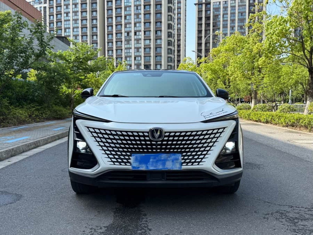 長(zhǎng)安 UNI-T  2021款 1.5T 運(yùn)動(dòng)版 旗艦型圖片