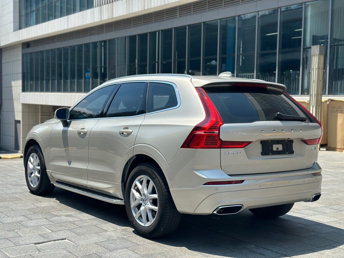 沃尔沃 XC60  2019款 T5 四驱智逸版图片