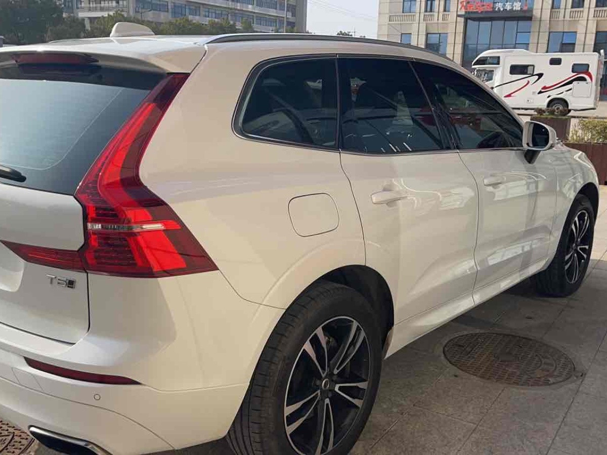 2019年6月沃爾沃 XC60  2019款 T5 四驅(qū)智雅豪華版