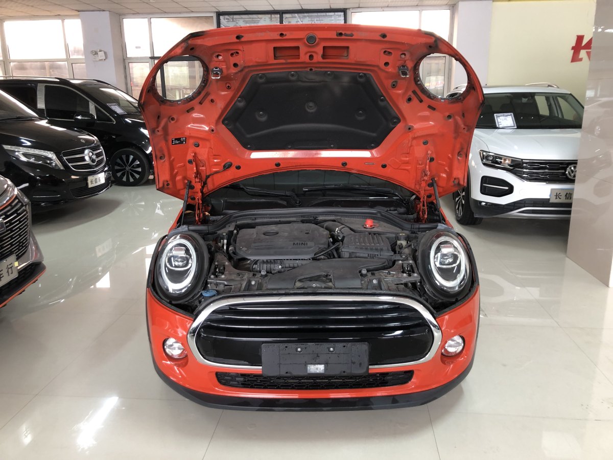 MINI COUNTRYMAN  2018款 1.5T COOPER 經(jīng)典派圖片