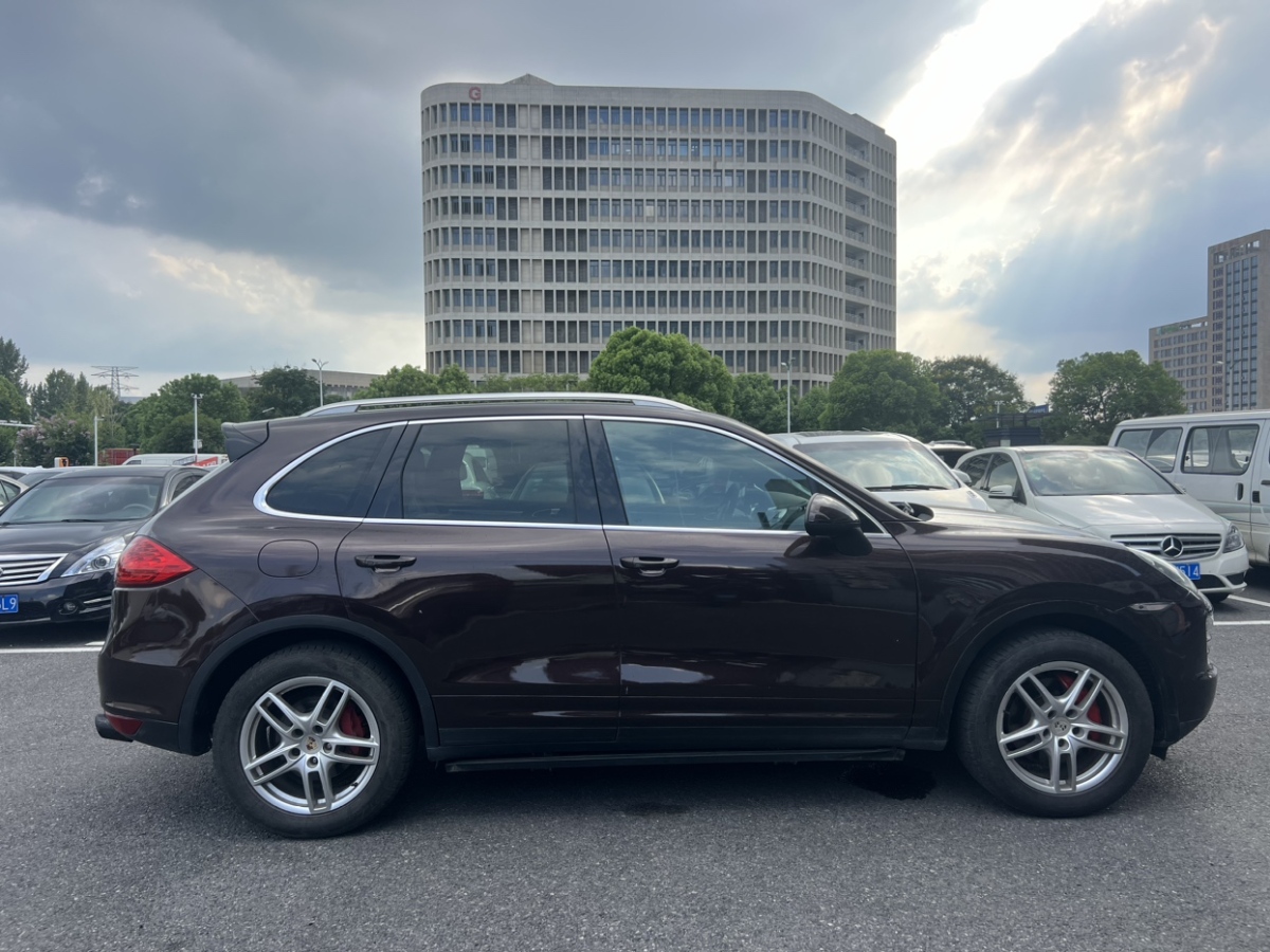 保時(shí)捷 Cayenne  2014款 Cayenne Platinum Edition 3.0T圖片