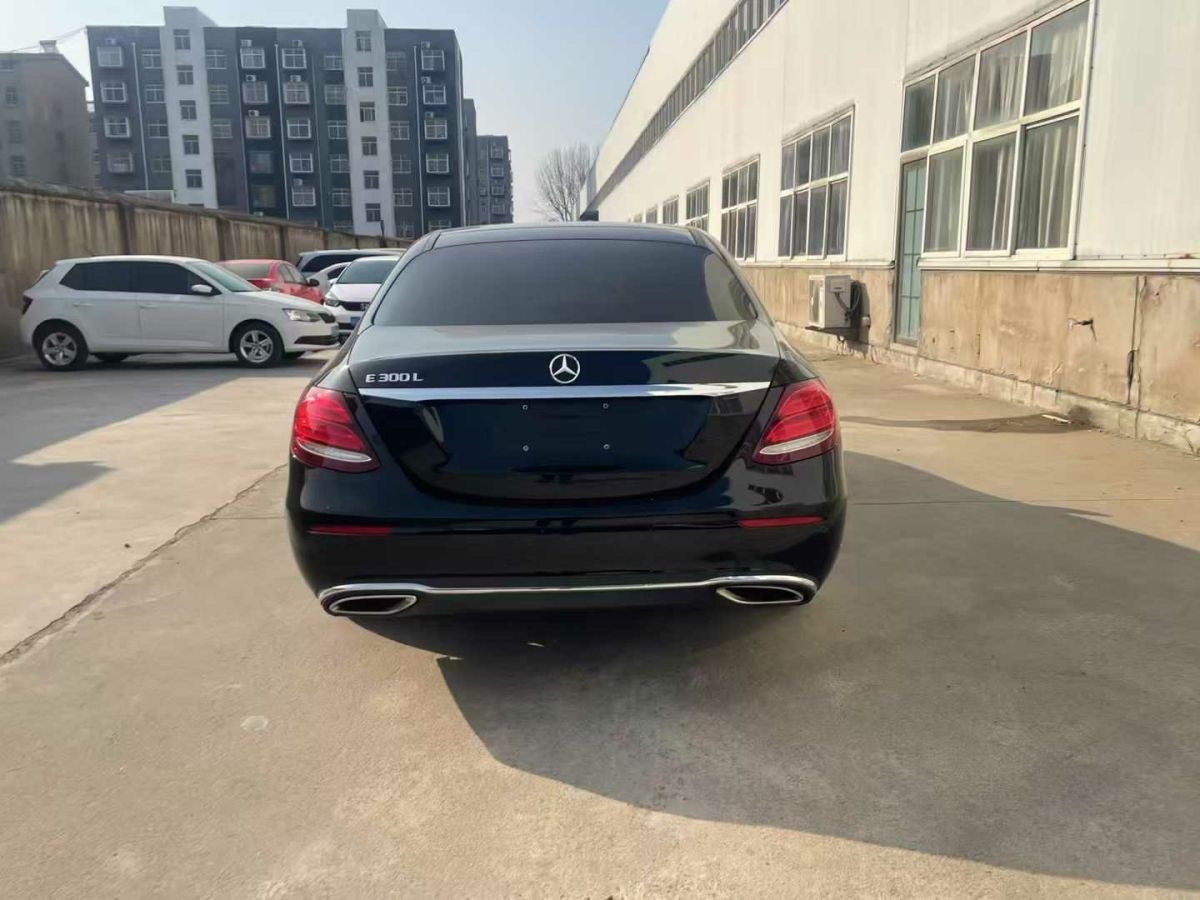 奔馳 奔馳E級(jí)  2020款 E 350 L 運(yùn)動(dòng)型 4MATIC圖片