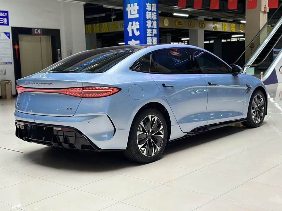 比亞迪 海豹  2022款 550km 標準續(xù)航后驅(qū)版尊貴型圖片