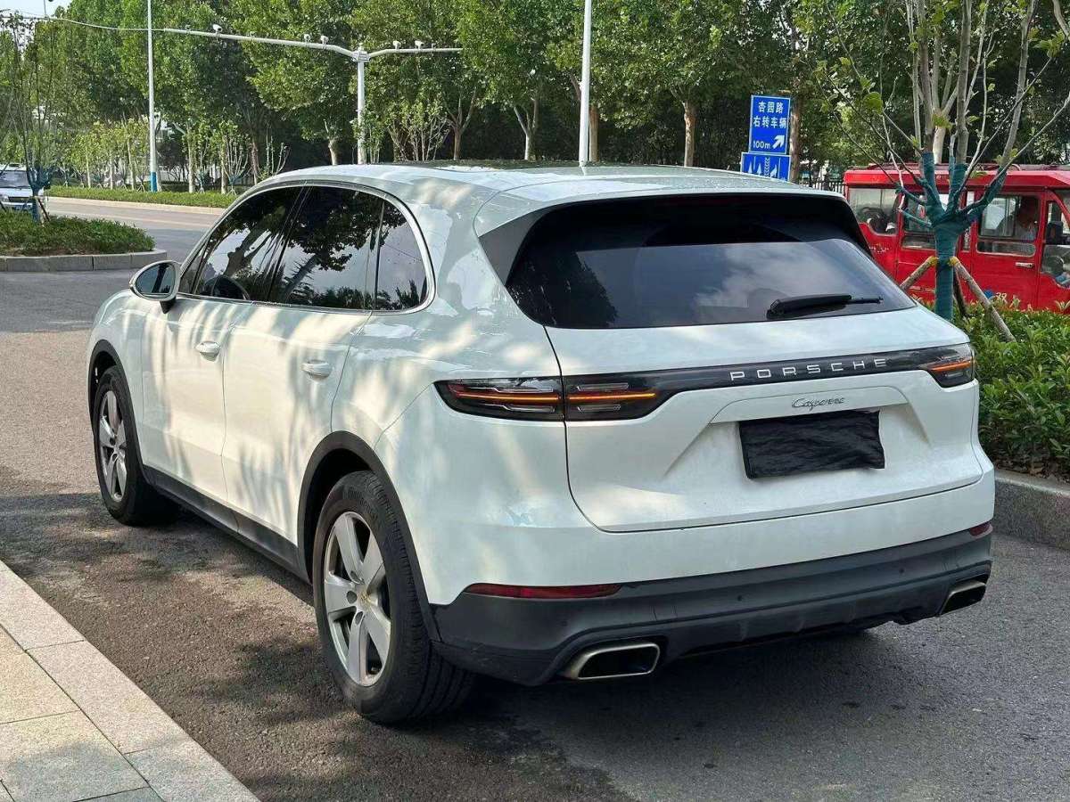 保時(shí)捷 Cayenne  2022款 Cayenne 3.0T 鉑金版圖片