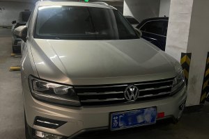 途觀L 大眾 改款 330TSI 自動(dòng)兩驅(qū)全景舒適版 國(guó)VI