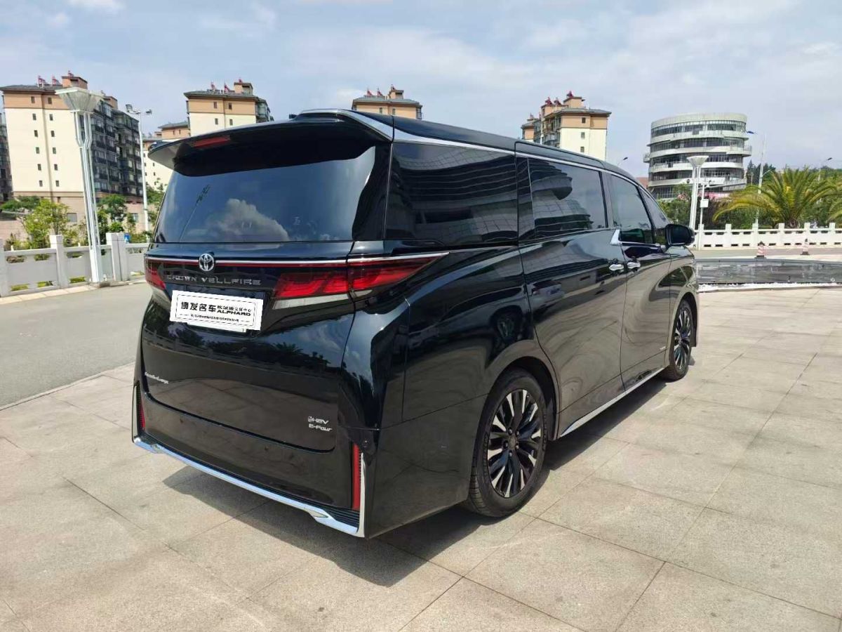 豐田 威爾法  2024款 皇冠 雙擎 2.5L 至尊版圖片