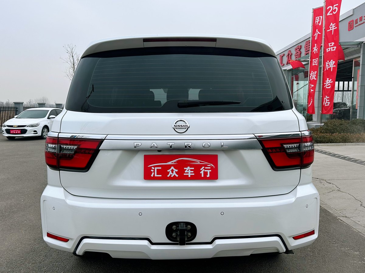 日產(chǎn) 途樂(lè)  2018款 4.0L 鉑金型圖片