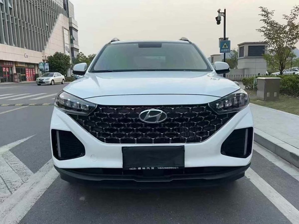 現(xiàn)代 ix35  2021款 2.0L 自動兩驅(qū)領(lǐng)先版GLS圖片