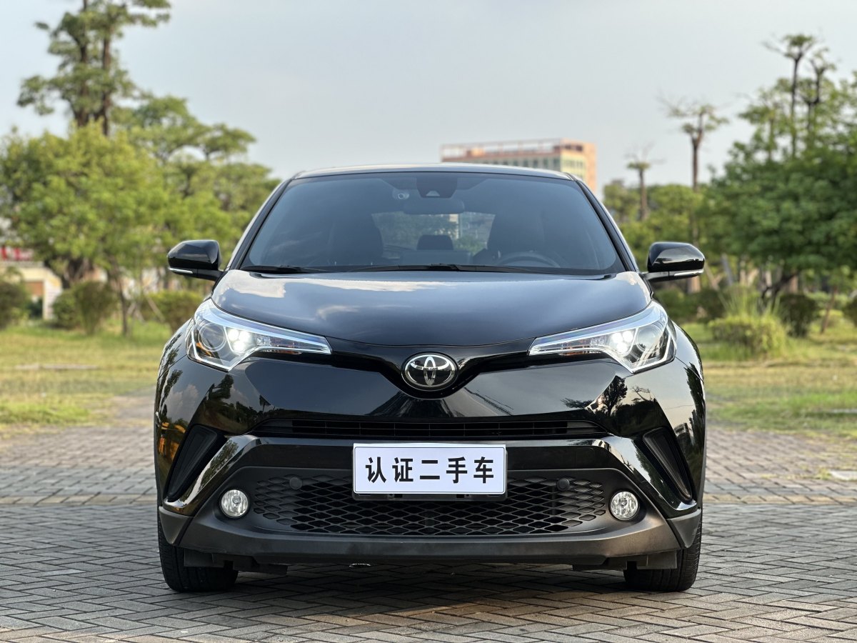 豐田 C-HR  2020款 2.0L 領(lǐng)先版圖片