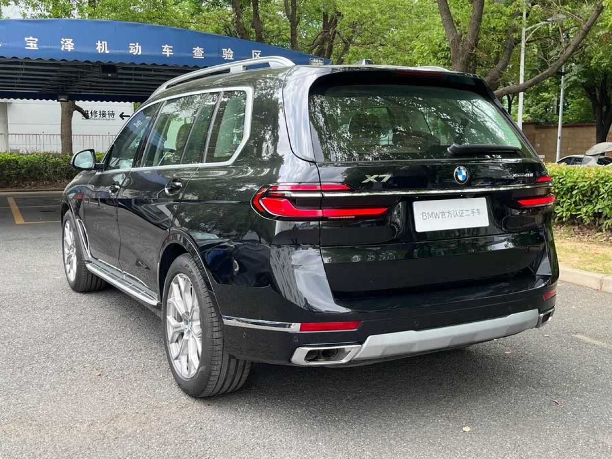 寶馬 寶馬X7  2024款 xDrive40i 領(lǐng)先型豪華套裝圖片