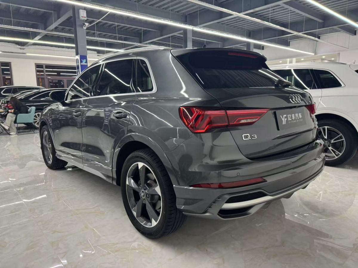 奧迪 奧迪Q3  2022款 35 TFSI 時(shí)尚動(dòng)感型圖片