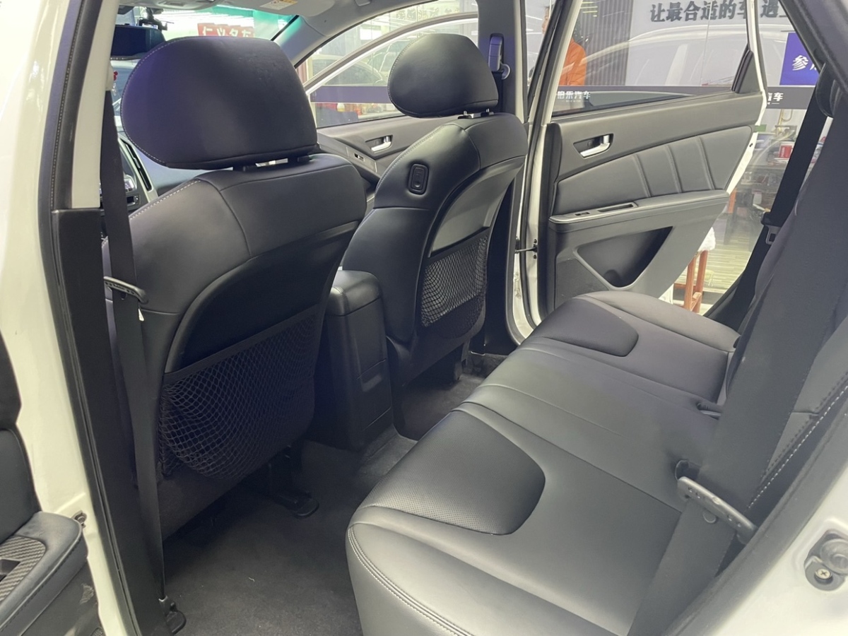 納智捷 優(yōu)6 SUV  2015款 1.8T 新創(chuàng)升級型圖片