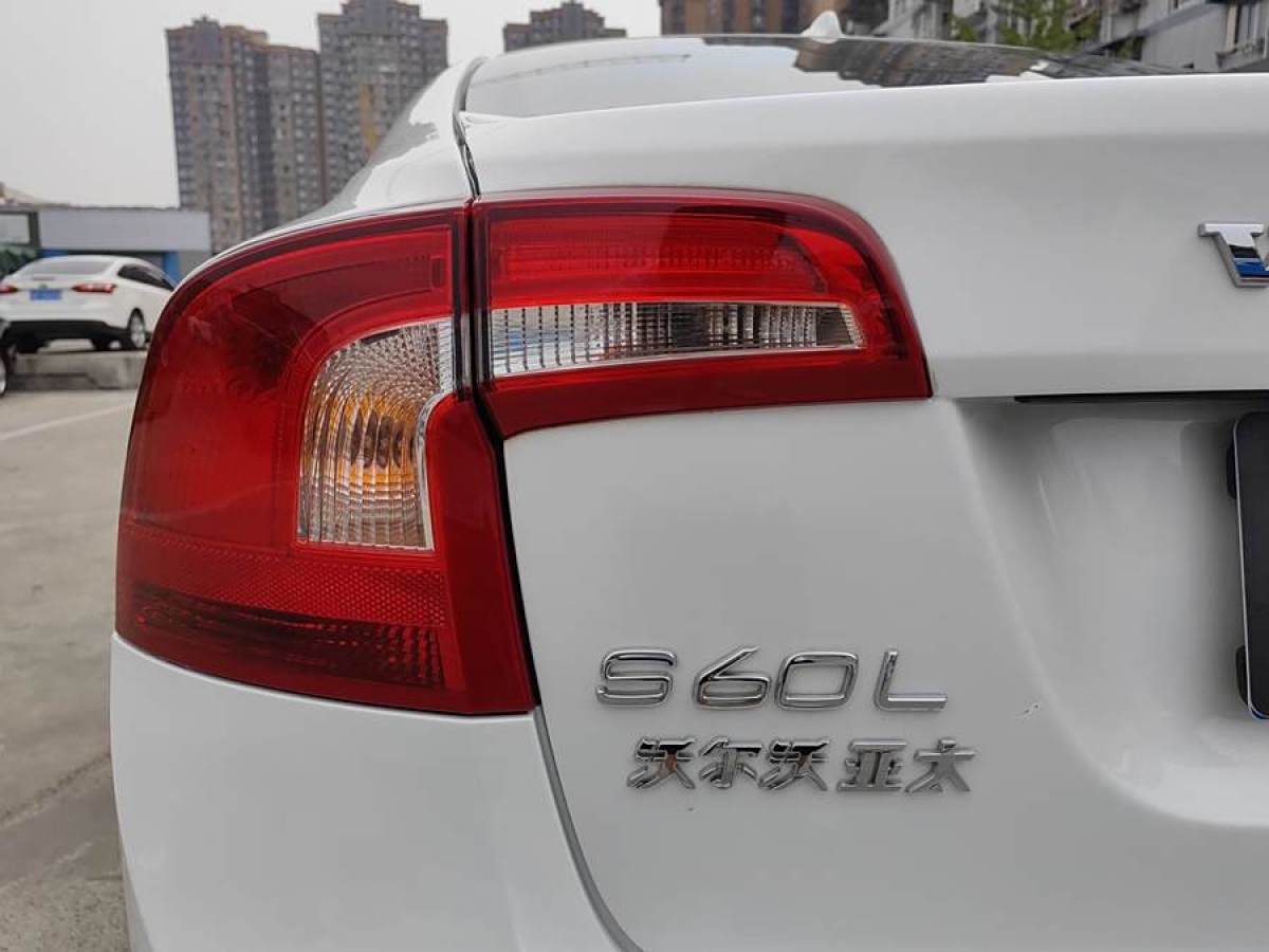 2018年8月沃爾沃 S60L  2018款 T3 智進進取版