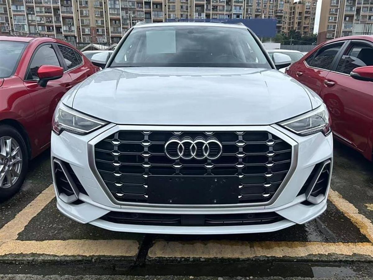 奧迪 奧迪Q3  2019款  35 TFSI 進(jìn)取動感型圖片