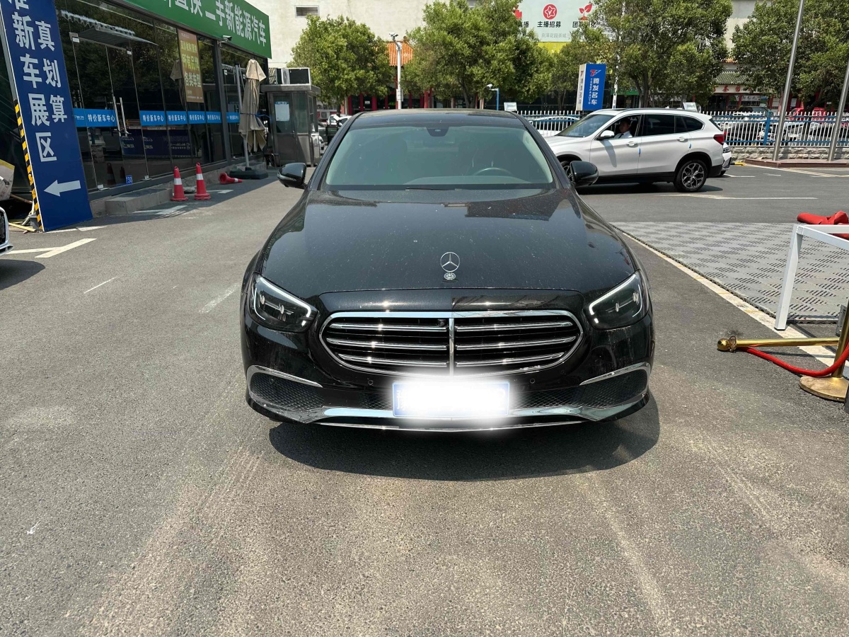 奔馳 奔馳E級  2022款 改款三 E 300 L 時尚型圖片