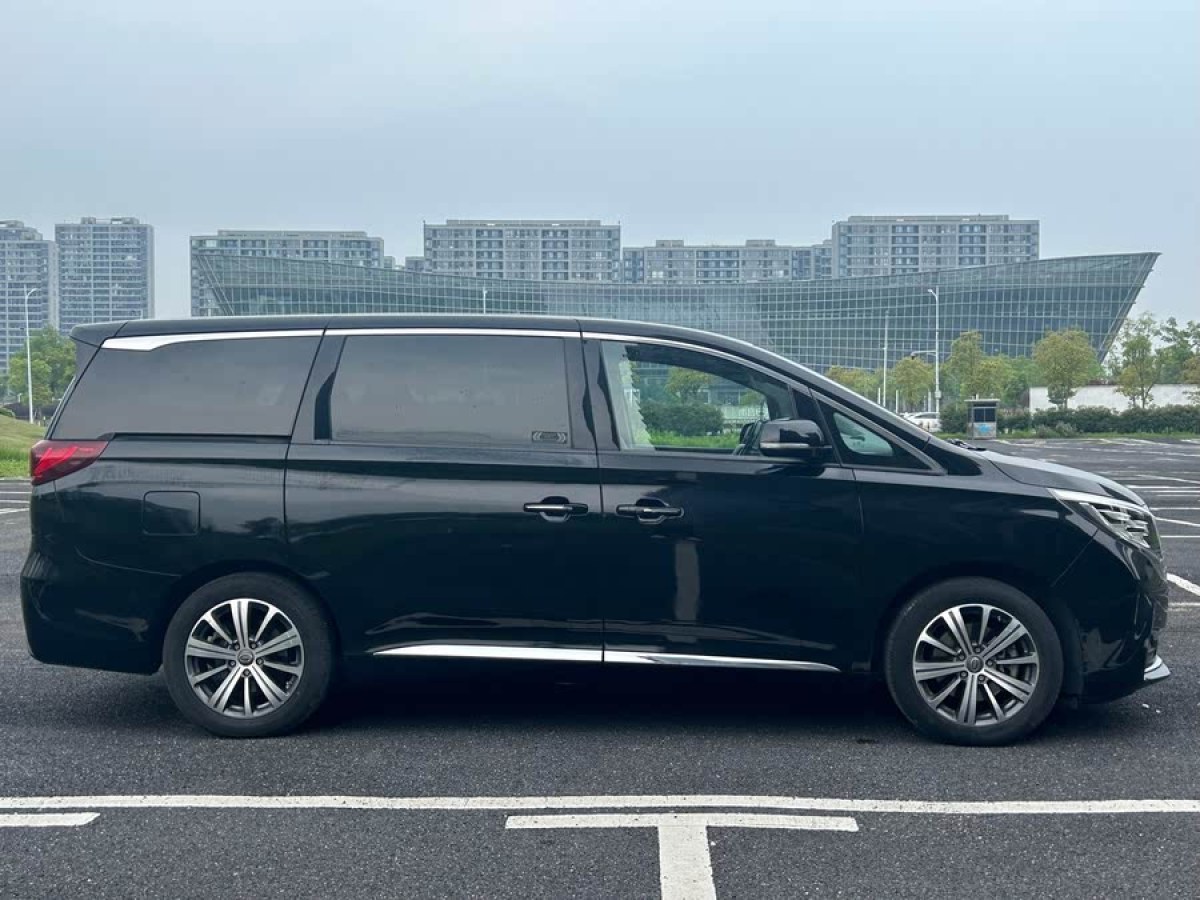 廣汽傳祺 M8  2020款 領(lǐng)航款 390T 尊貴版圖片