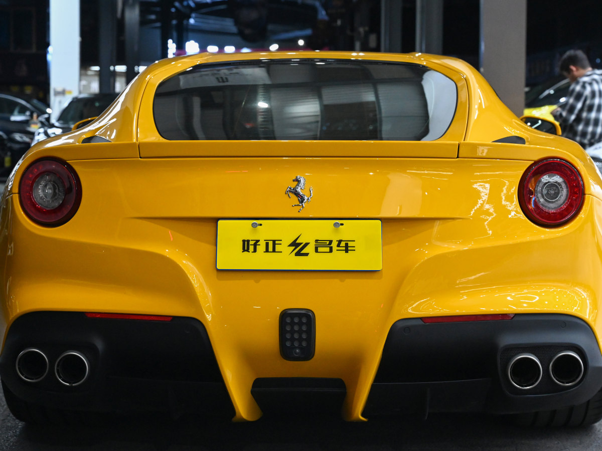 法拉利 F12berlinetta  2013款 6.3L 標(biāo)準(zhǔn)型圖片