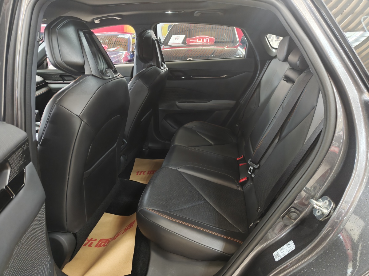 2022年8月長安 長安UNI-V  2022款 1.5T 尊貴型