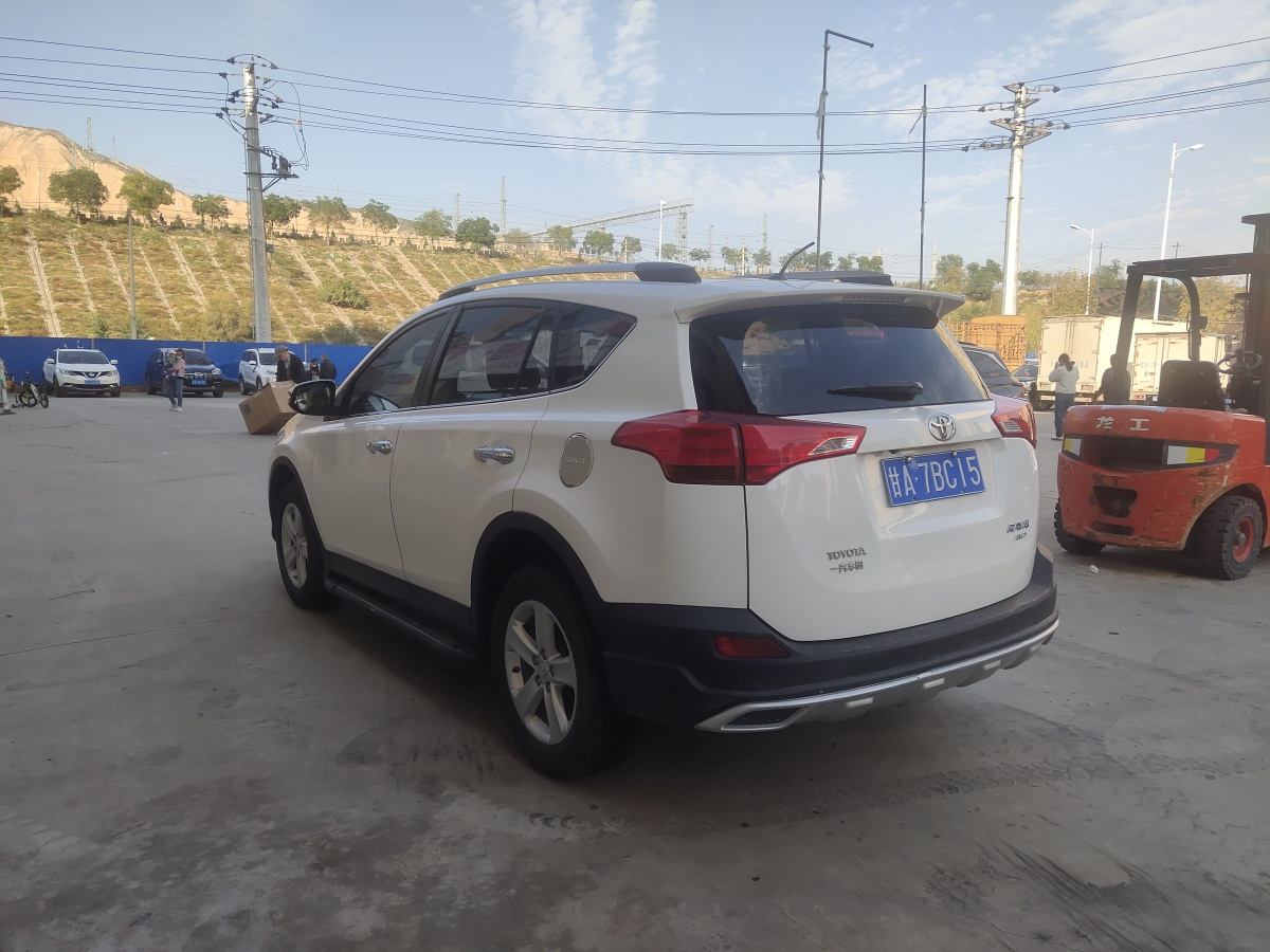 2015年1月豐田 RAV4  2018款 榮放 2.0L CVT兩驅(qū)風(fēng)尚版