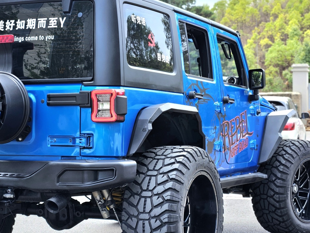 Jeep 牧馬人  2015款 2.8TD Sahara 四門版圖片