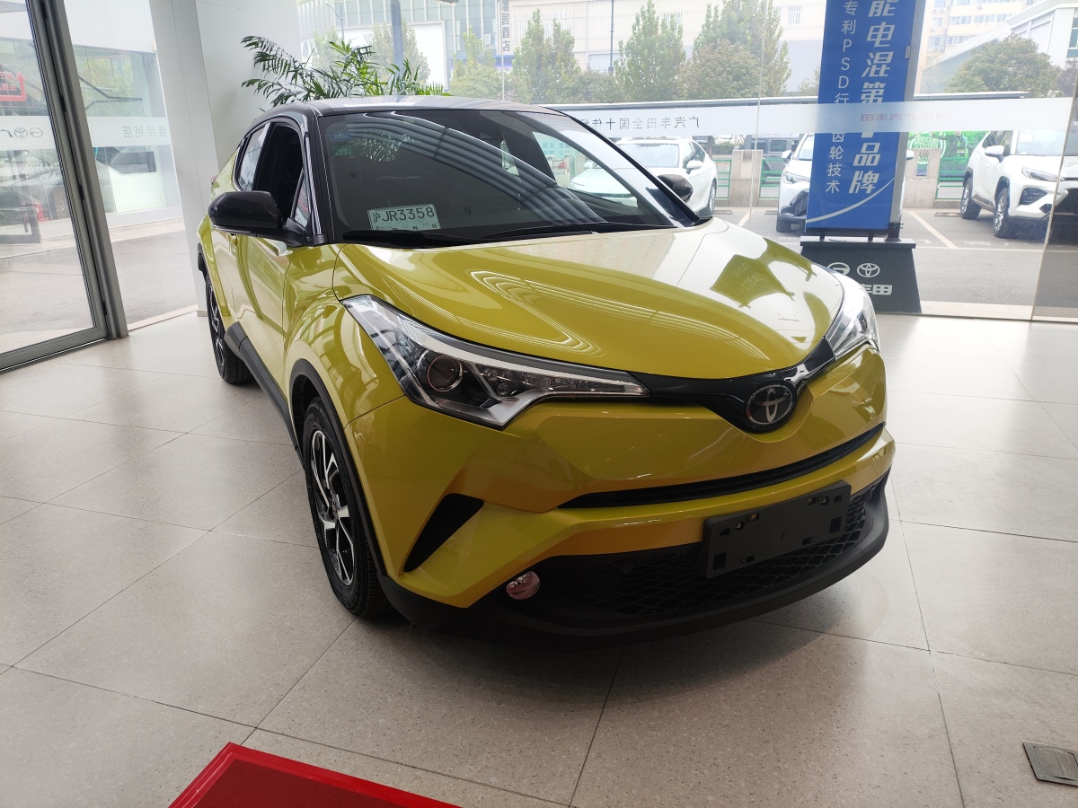 豐田 C-HR  2018款 2.0L 領(lǐng)先版 國(guó)V圖片