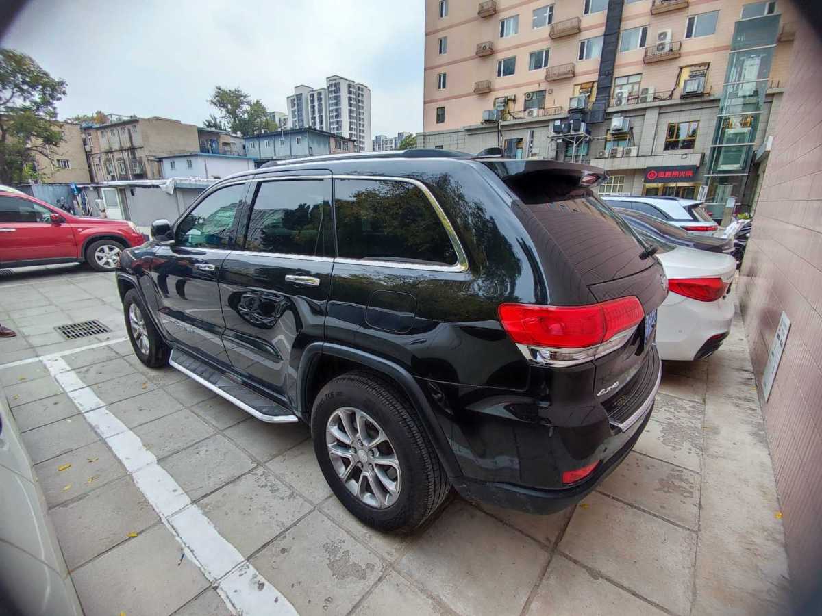 2013年11月Jeep 大切諾基  2014款 3.6L 精英導(dǎo)航版