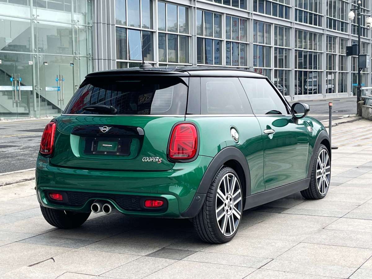 MINI MINI  2020款 2.0T COOPER S 經(jīng)典派 三門絕色版圖片