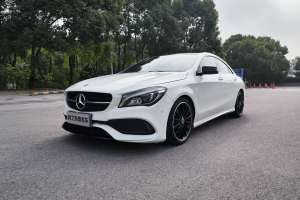 奔驰CLA级 奔驰 CLA 220 4MATIC