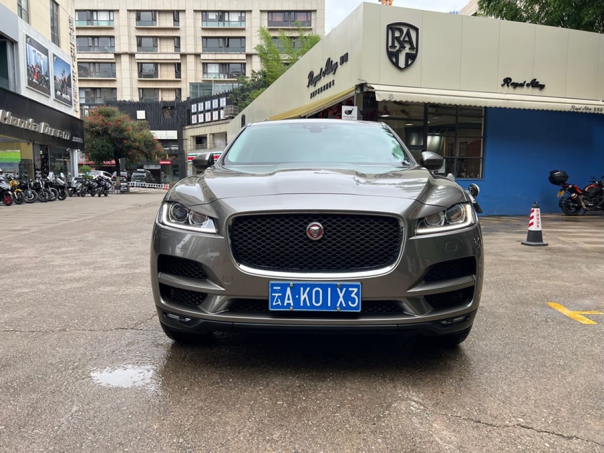 捷豹 F-PACE  2018款 2.0T 四驅(qū)都市尊享版圖片
