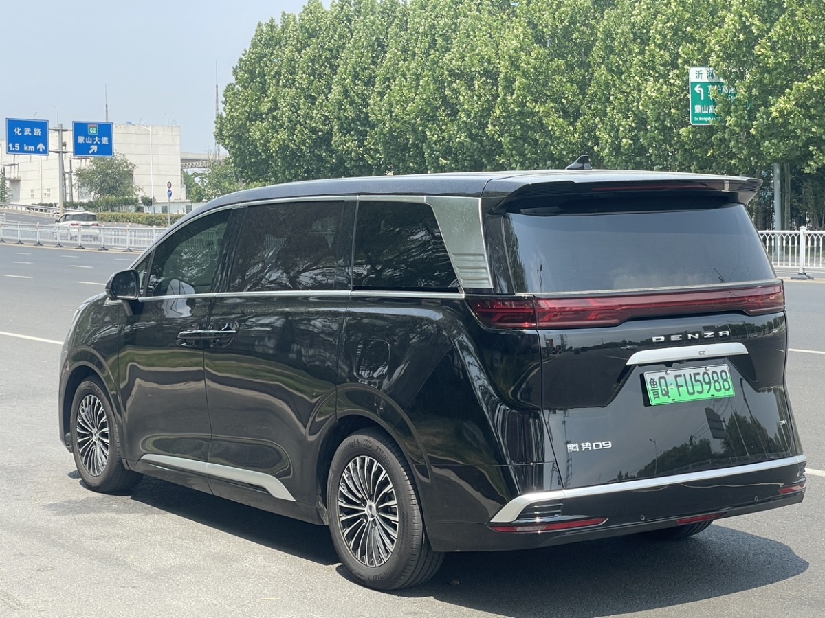 騰勢(shì) 騰勢(shì)D9  2024款 DM-i 1050 尊享型圖片