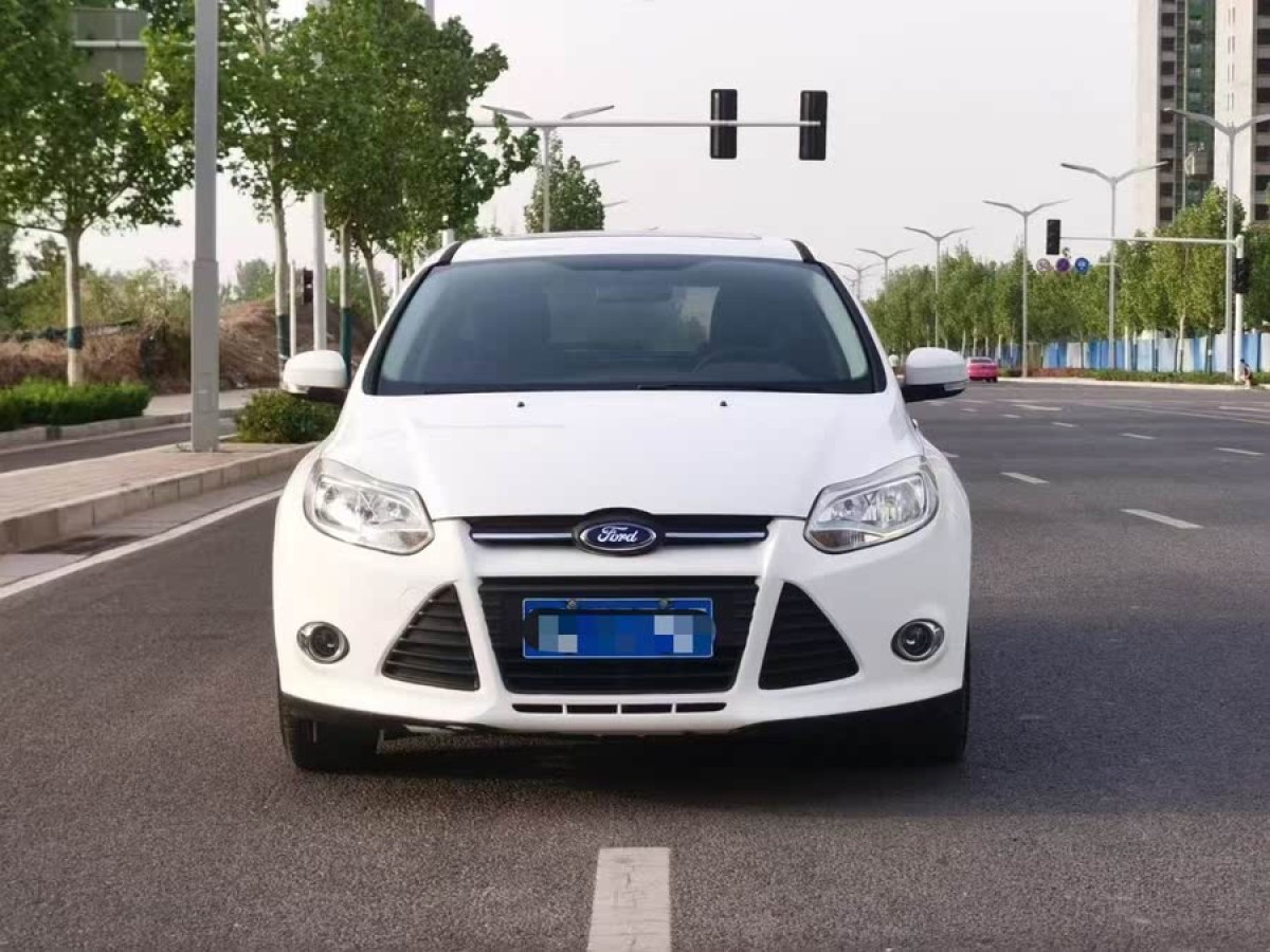 福特 ?？怂? 2012款 兩廂 1.6L 自動風尚型圖片