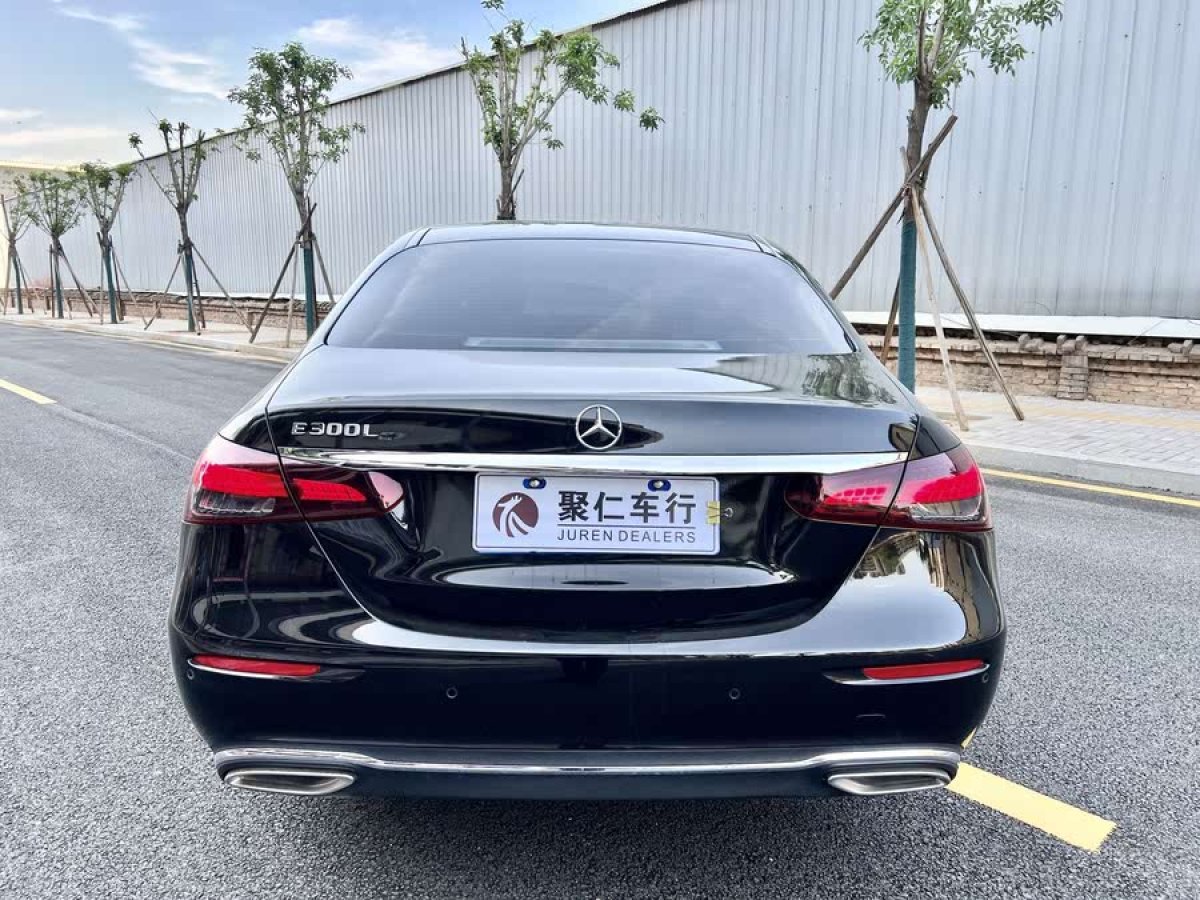 奔馳 奔馳E級(jí)  2023款 改款 E 300 L 豪華型圖片
