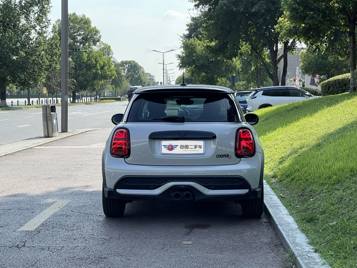 MINI MINI  2022款 2.0T COOPER S 黑標(biāo)特別版圖片