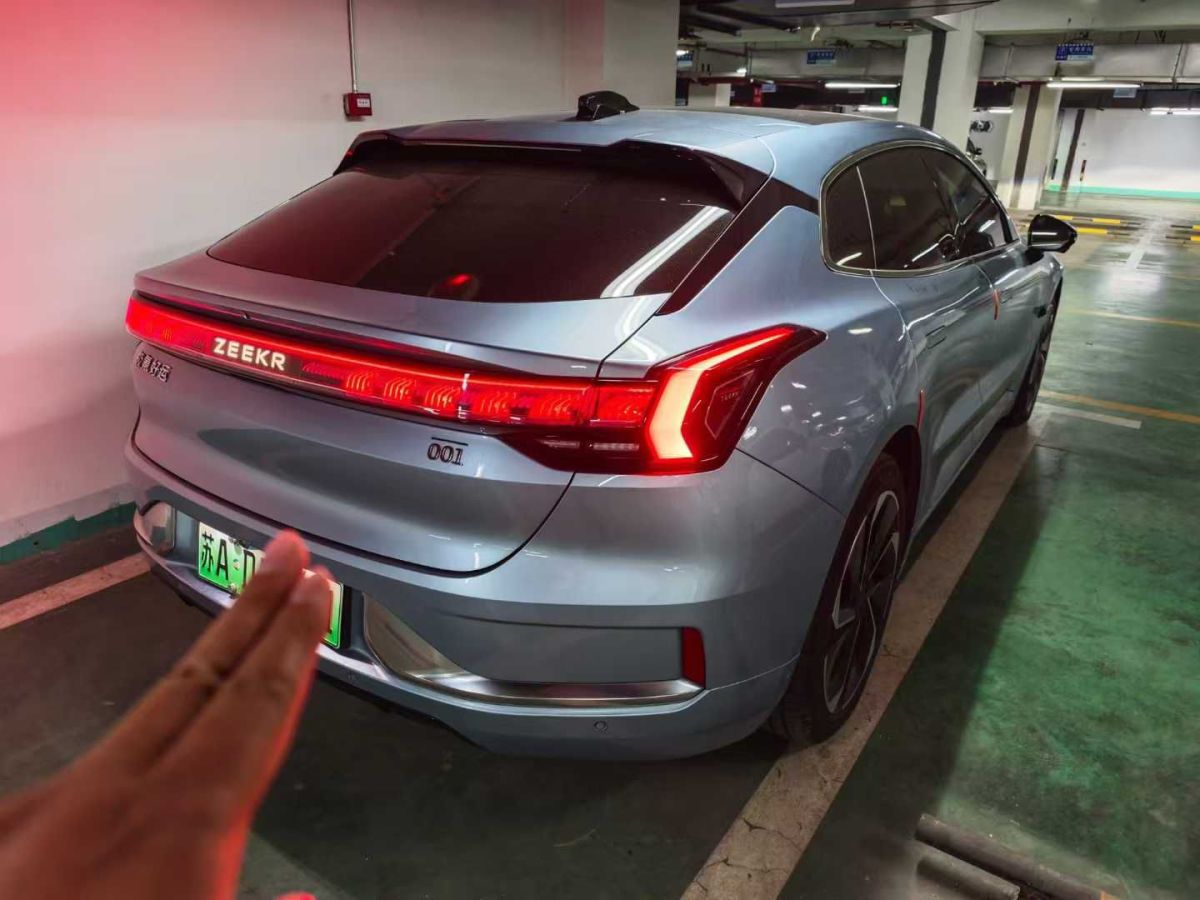 極氪 極氪001  2021款 超長(zhǎng)續(xù)航單電機(jī) WE版圖片