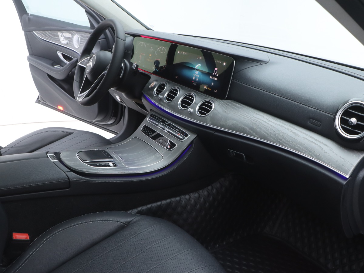 奔馳 奔馳E級(jí)  2021款 改款 E 300 L 豪華型圖片