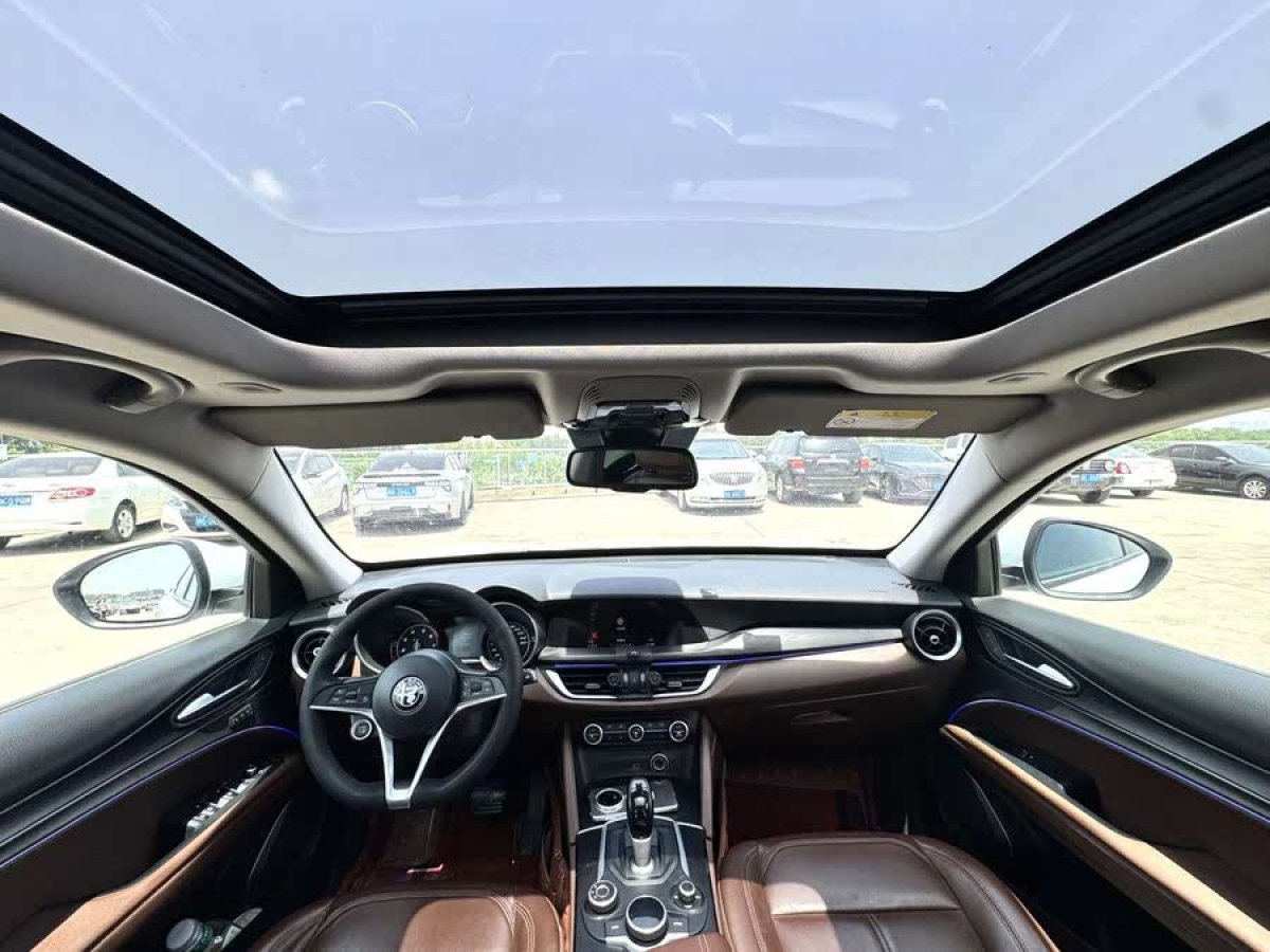 阿爾法·羅密歐 Stelvio  2017款 2.0T 200HP 精英版圖片